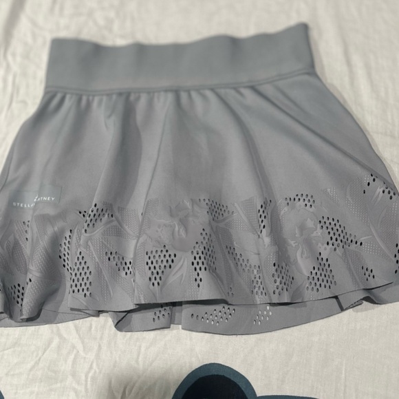 Adidas Stella Mc Cartney Gray Flower Print Tennis Skirt size Small - Picture 3 of 8